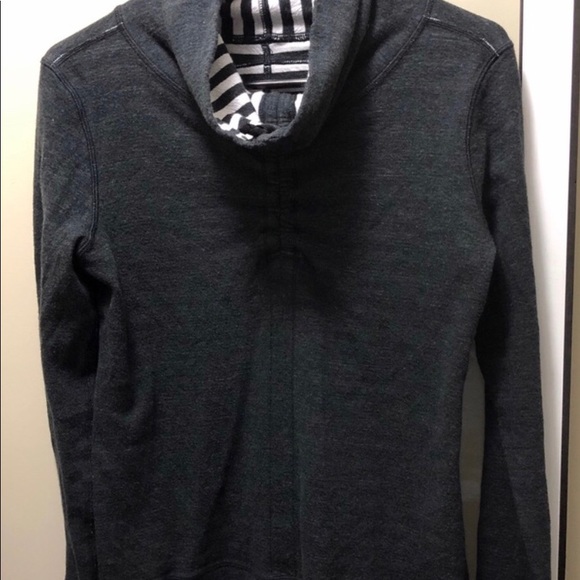 Lululemon In A Cinch Reversible Sweater - Picture 4 of 7